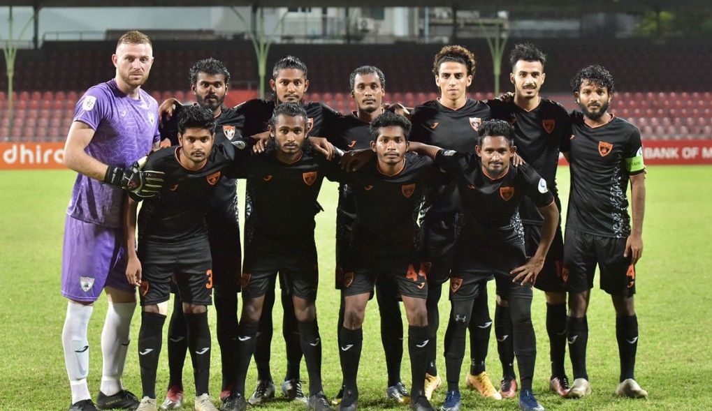 އީގަލްސް.jpg