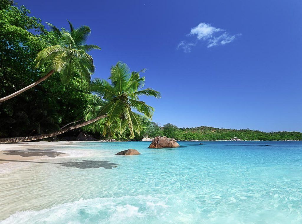 1-Is-Seychelles-expensive-Praslin-1024x759-1.jpg