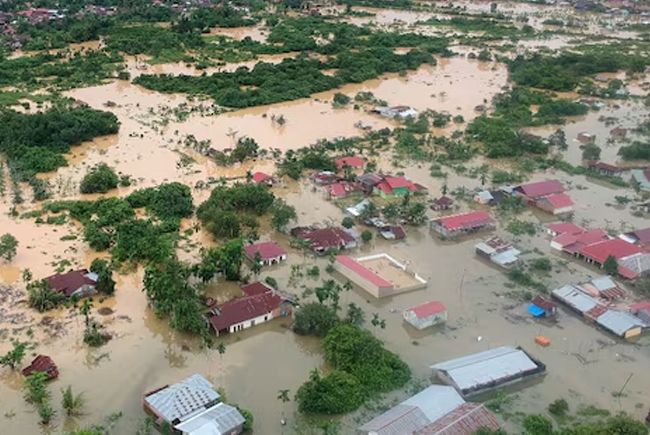 1710052827-sumatra-flashfloods-6.jpg