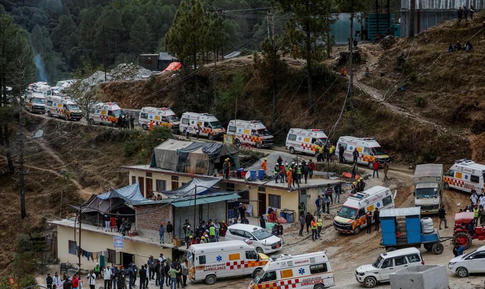 231128090059-02-india-tunnel-rescue-copy.jpg