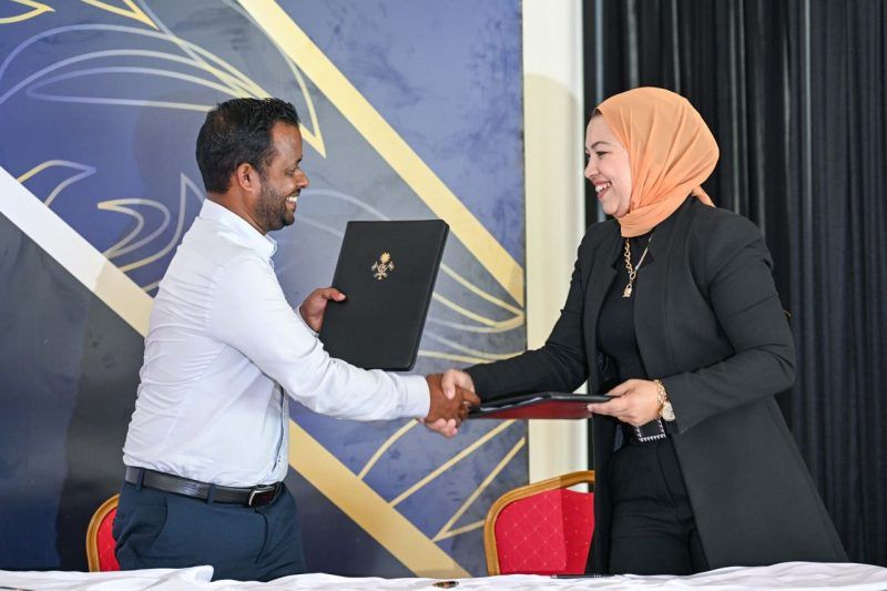 ADDU-BRIDGE-SIGNING-MUHTHOLIB-02-800x533.jpg