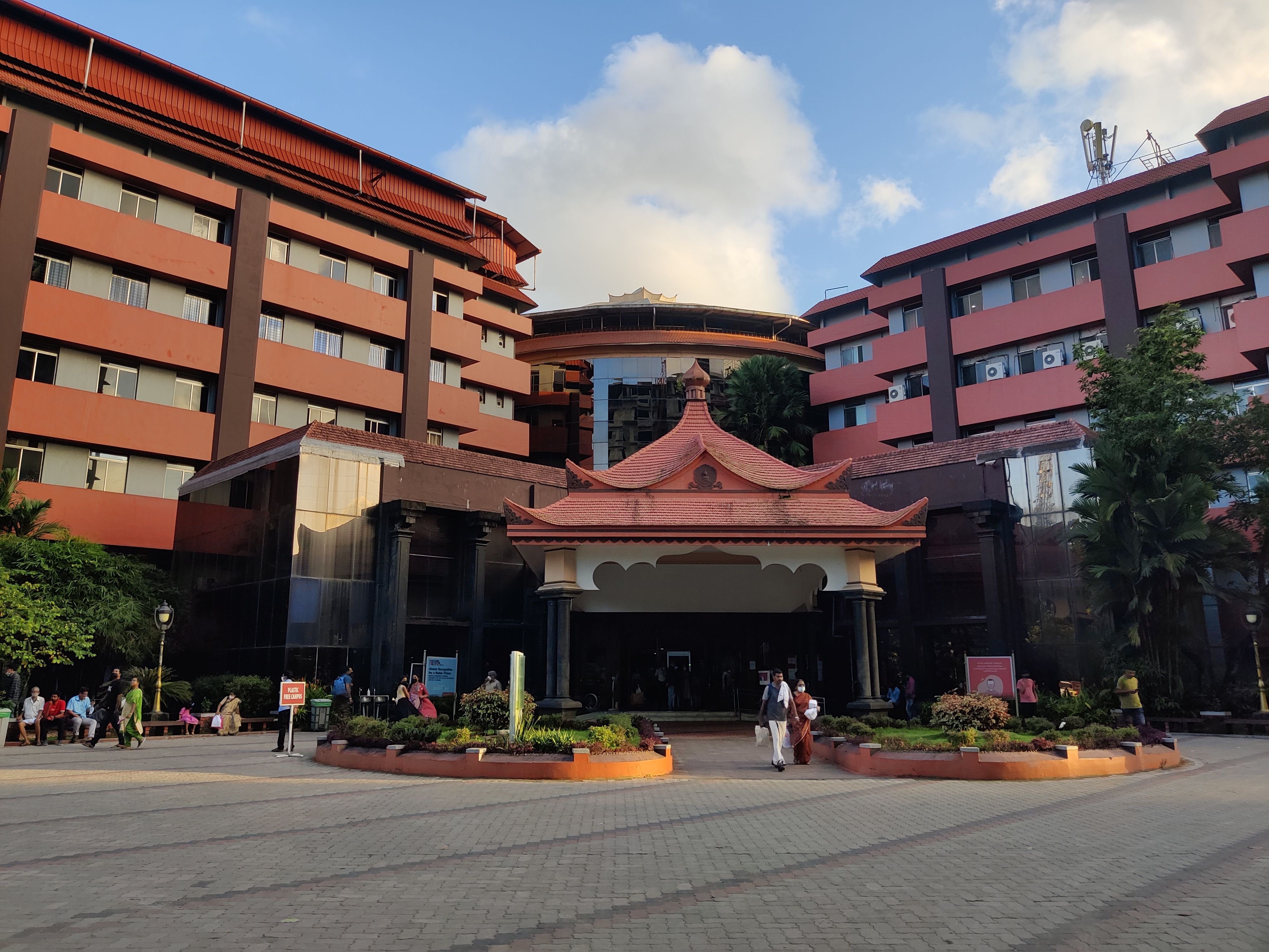 Amrita_Hospital_Kochi.jpg