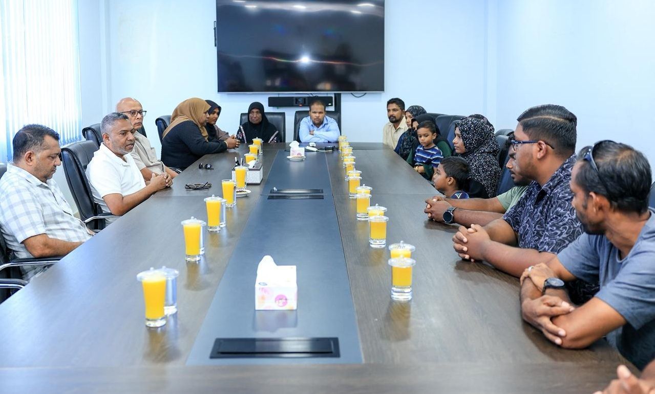 Meeting_With_Family_f4e032e2e6.jpeg