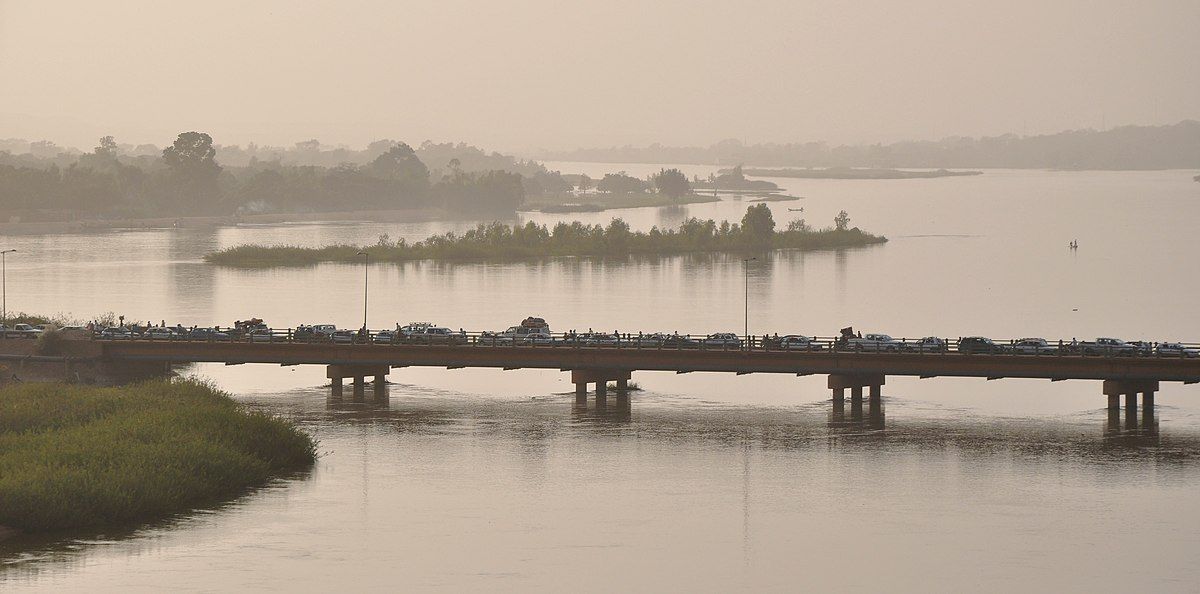 Niger,_Niamey,_Pont_Kennedy_(1).jpg