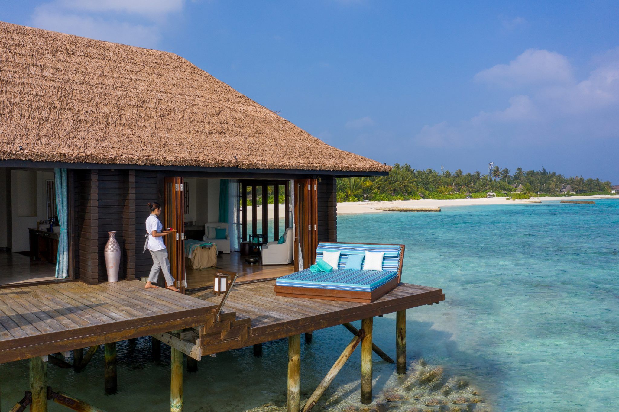 OZEN-RESERVE-BOLIFUSHI-SPA-VIP-Treatment-Room-Exterior-1-2048x1364.jpg