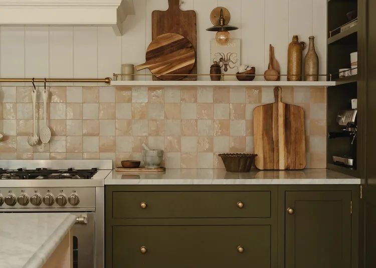 POLLYS_HOUSE_x_H9-223-90b9c43263d94725ac698b1c40cac20a (1).webp