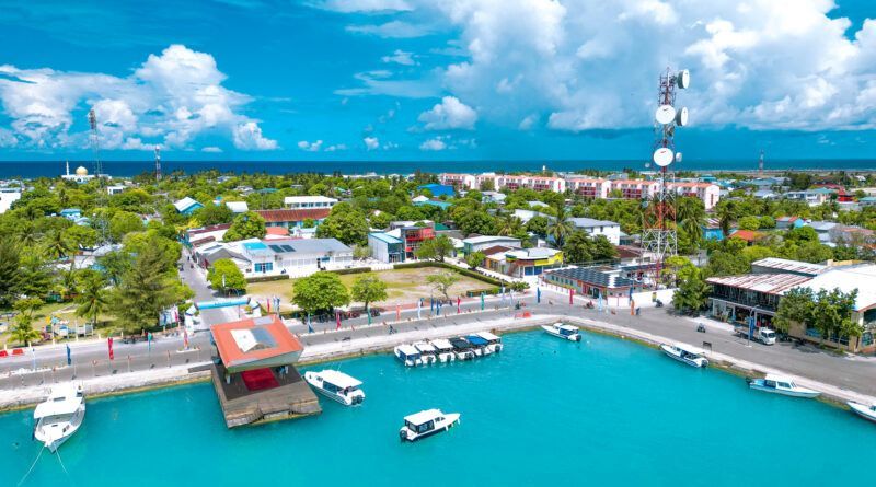 Thinadhoo-Ciyty.jpg