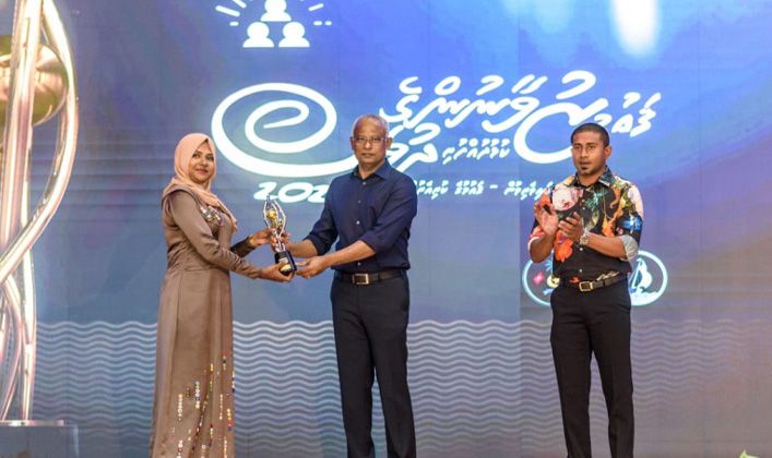 Zuvaanunge-dhuvas-award.jpg