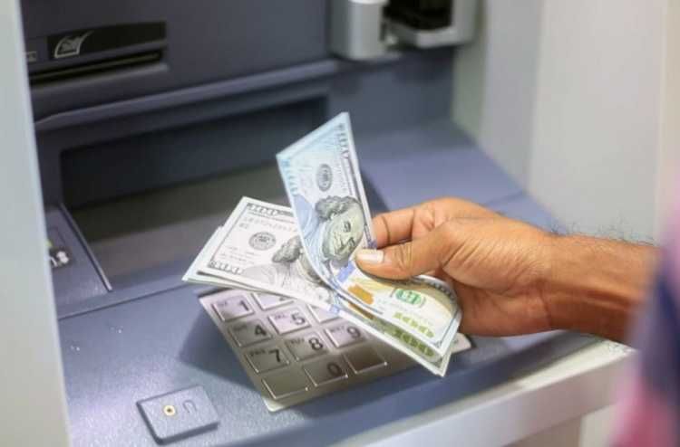 dollars_20180729152022.jpg