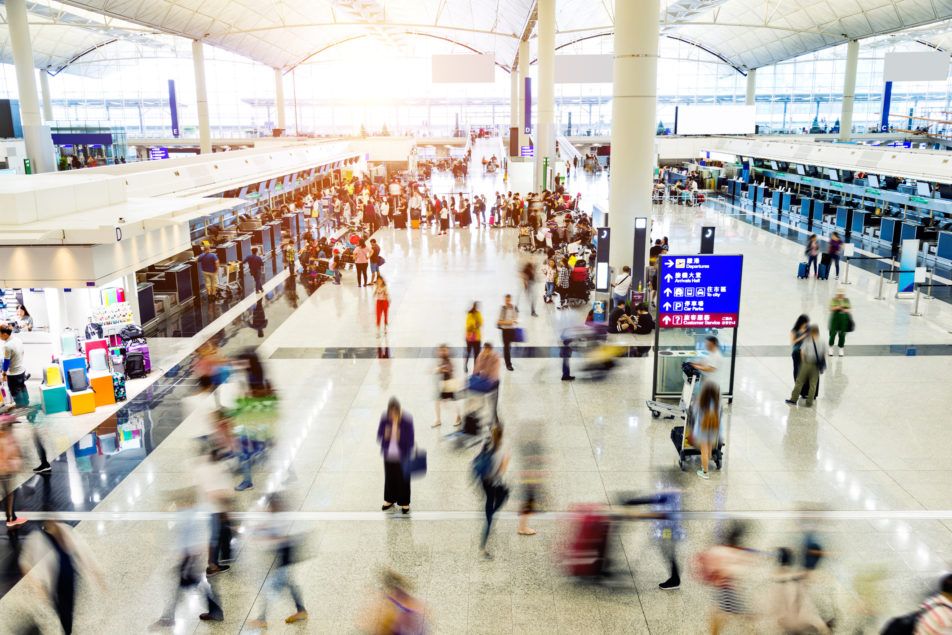 passengers-airport_istock-1080085940_credi-baona-952x635-1.jpg