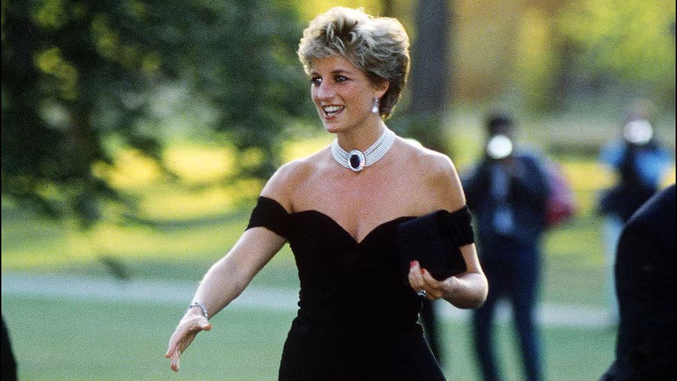 princess-diana-arriving-at-the-serpentine-gallery-london-in-news-photo-1668098169.avif