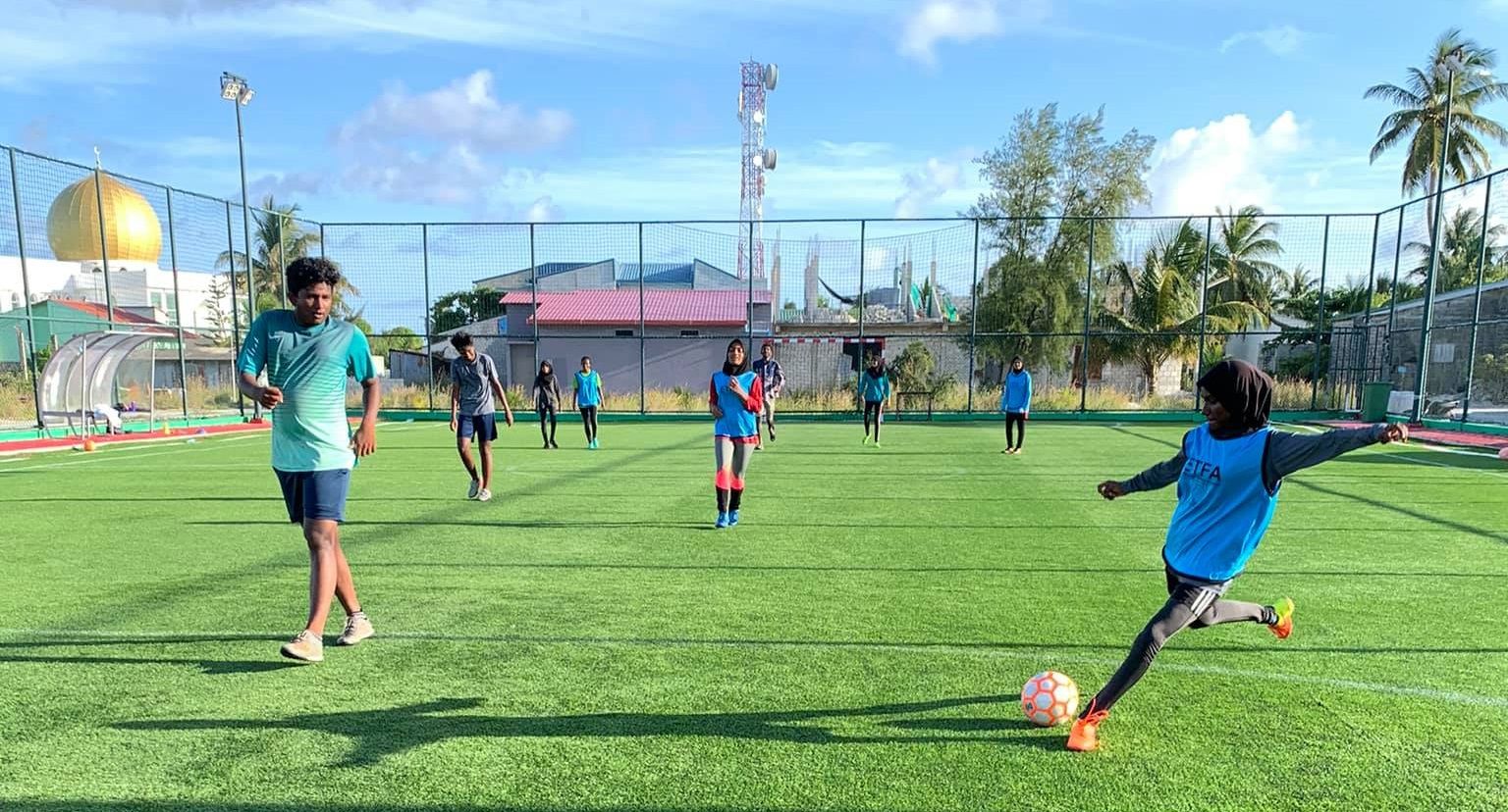 thinadhoo-anhen-futsal-2.jpg