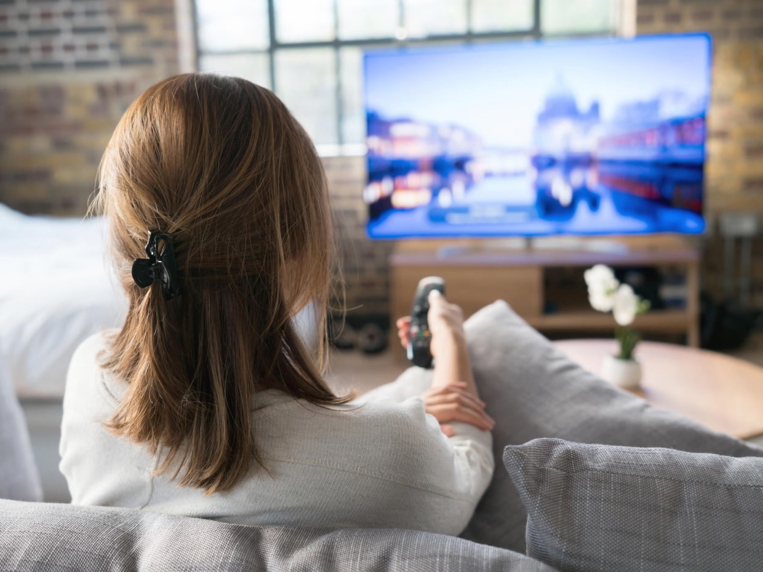 watching-tv.avif